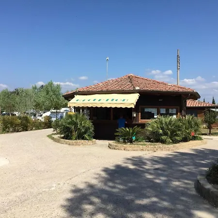 Apartment Wir Vermieten Komplette Und Schoene Mobilheime Im Herzen Der Toskana Viareggio